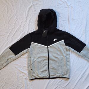 Nike Tech Mens Black and Gray Hooded Jacket Brand New With Tags Size XL